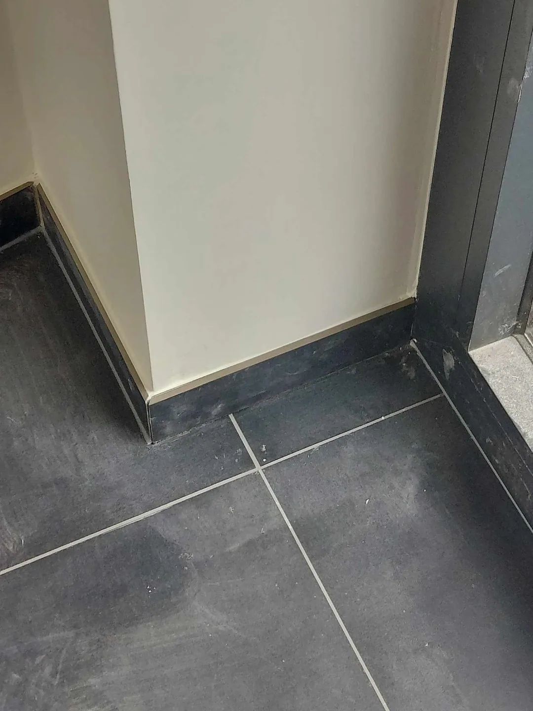Schilder-, behang- of decoratiewerk uitgevoerd door Insta-Paint