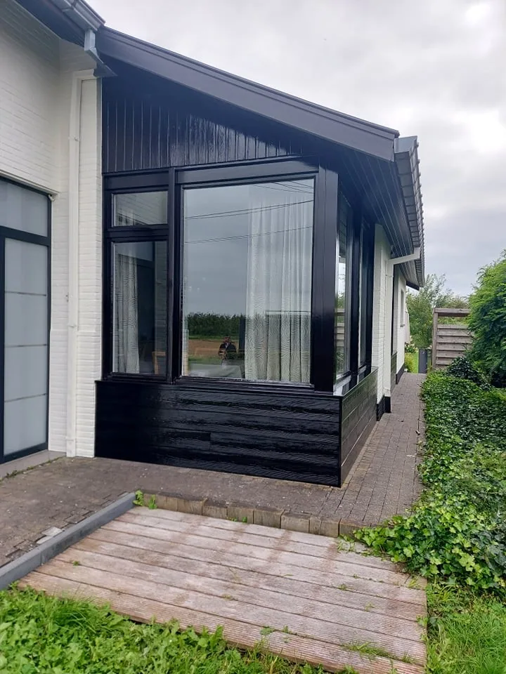 Buitenschilderwerken aan een woning in Bekkevoort